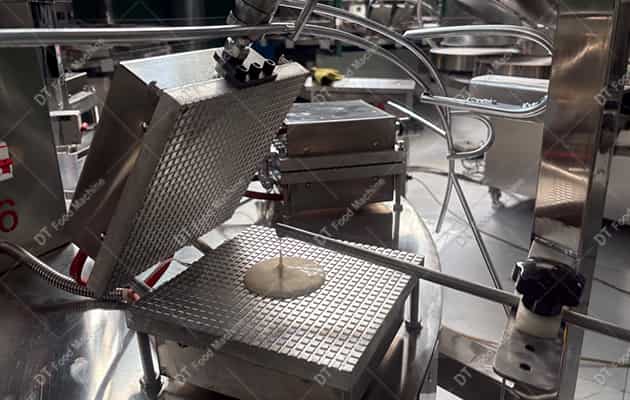 batter dosing ice cream cone maker