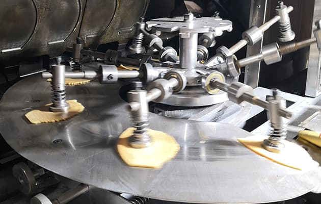 automatic cone rolling machine (1)